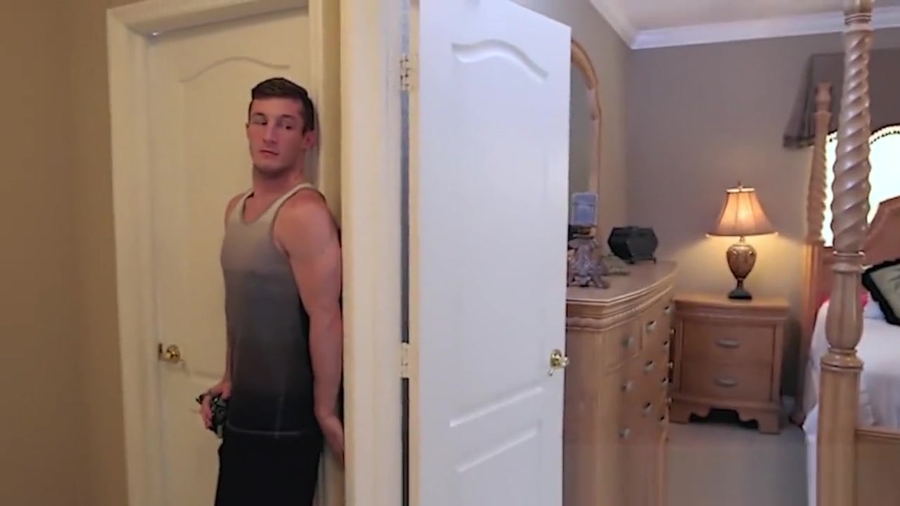 Spying on stepmom Alyssa Lynn and gets fucked by asian babysitter Alina Li