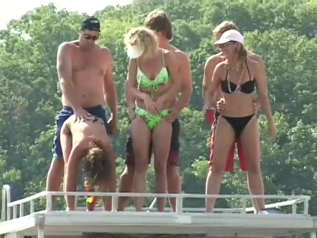Girls Flash Their Tits For Beads