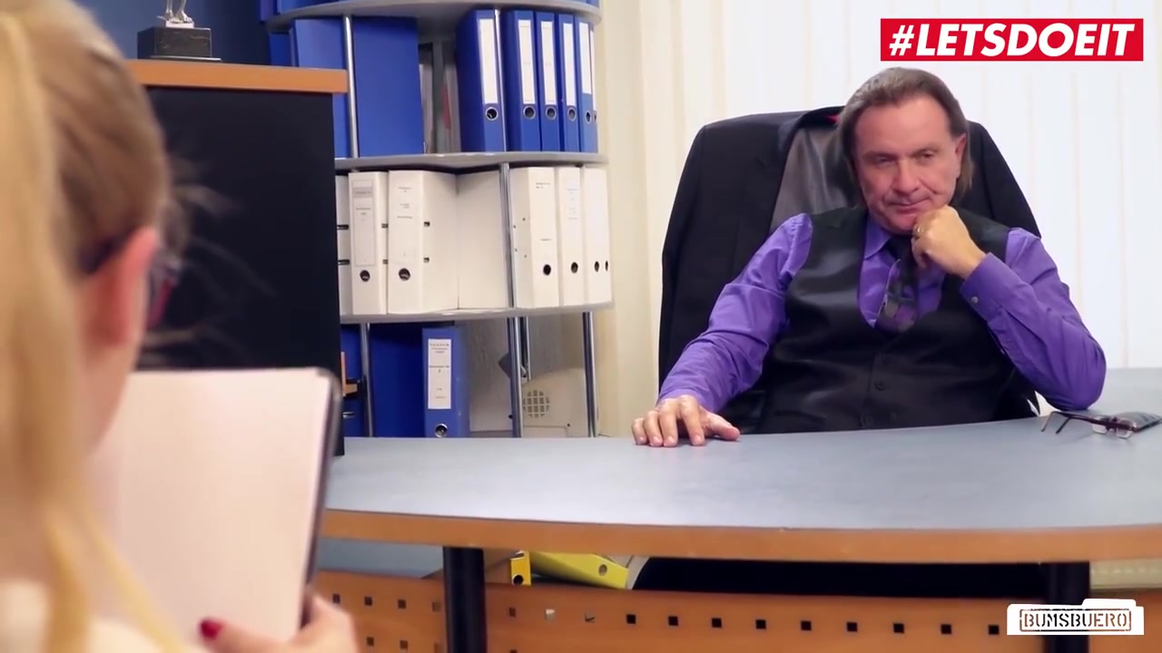 Pan Prezes Napalil Sie Na Swoja Asystentke A Ona M