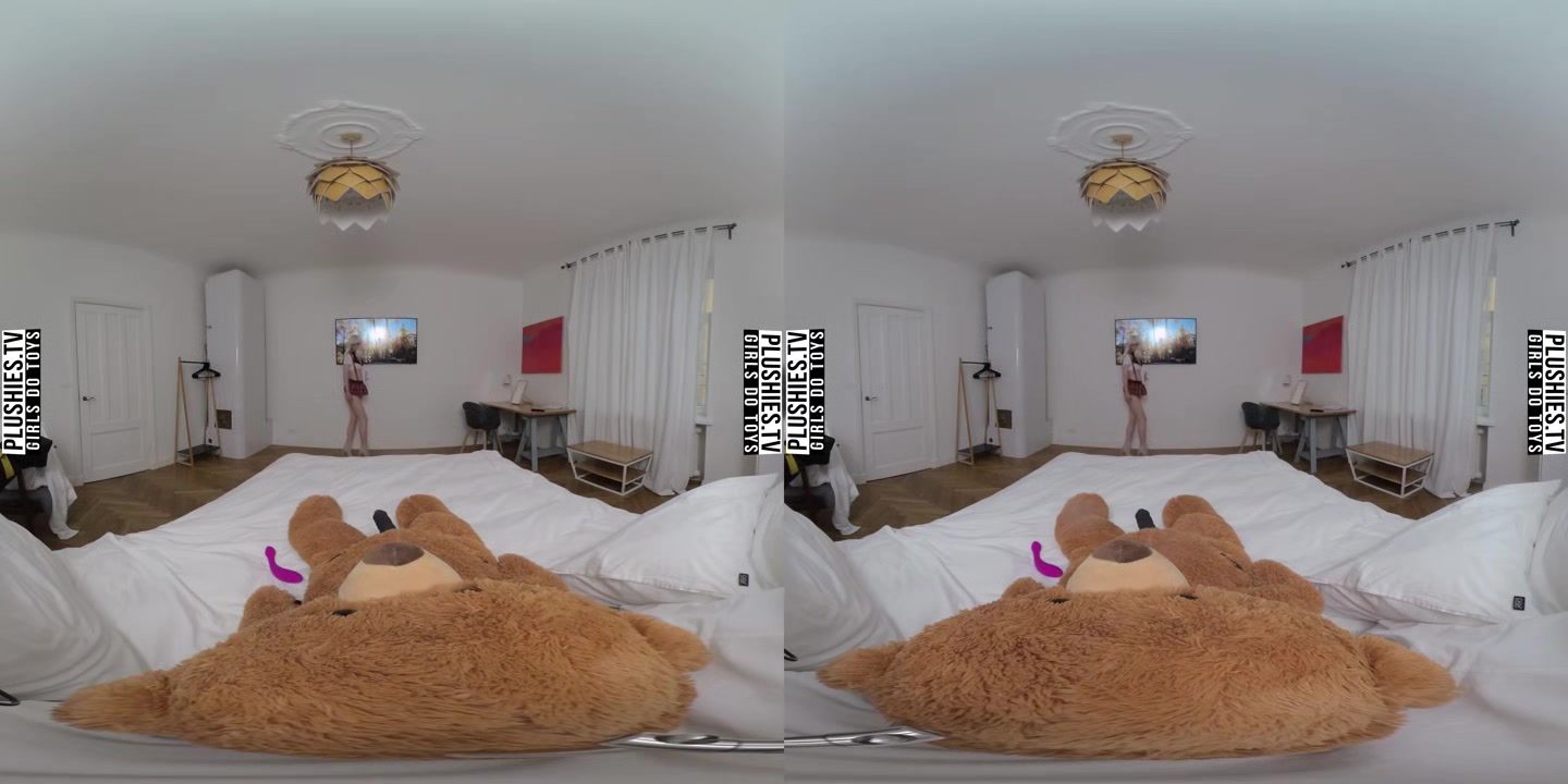 Lolly College Girl Strip And Blowjob - PlushiesVR