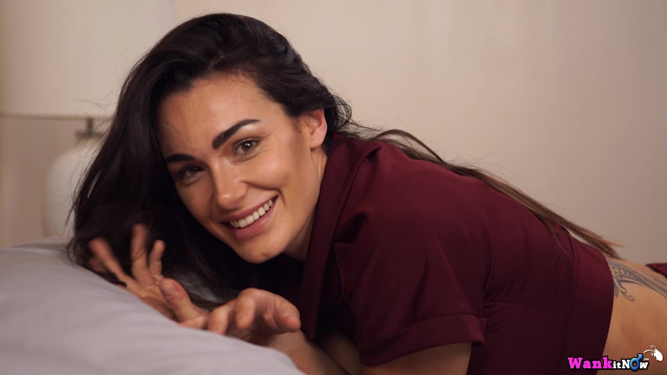 Laura - Horny Housemate - Sexy Videos - WankitNow