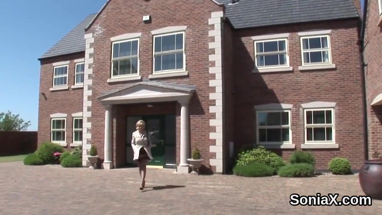 Gill Ellis - Unfaithful Uk Mature Unveils Her Big Natural