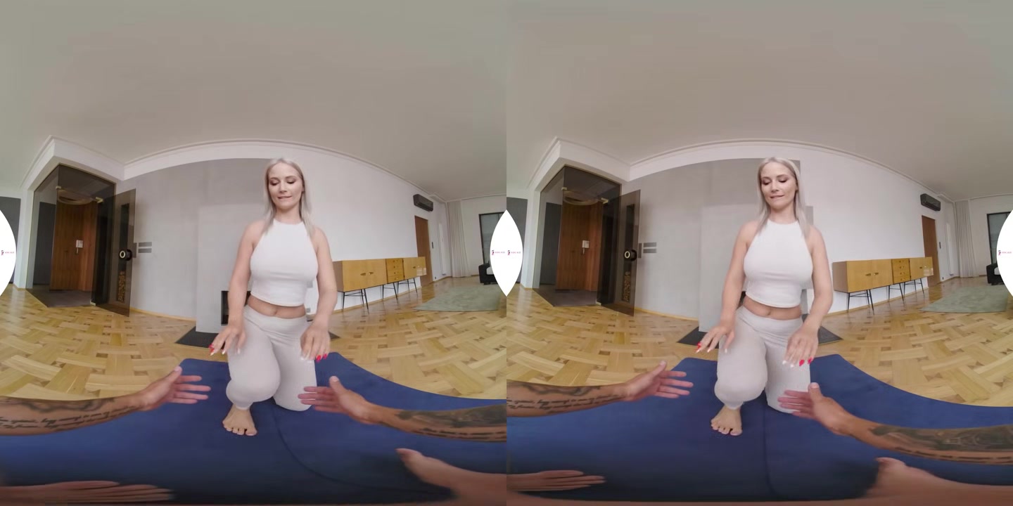 Naughty Babe Sharon White Fucks In Ripped Yoga Pants - YogaVR