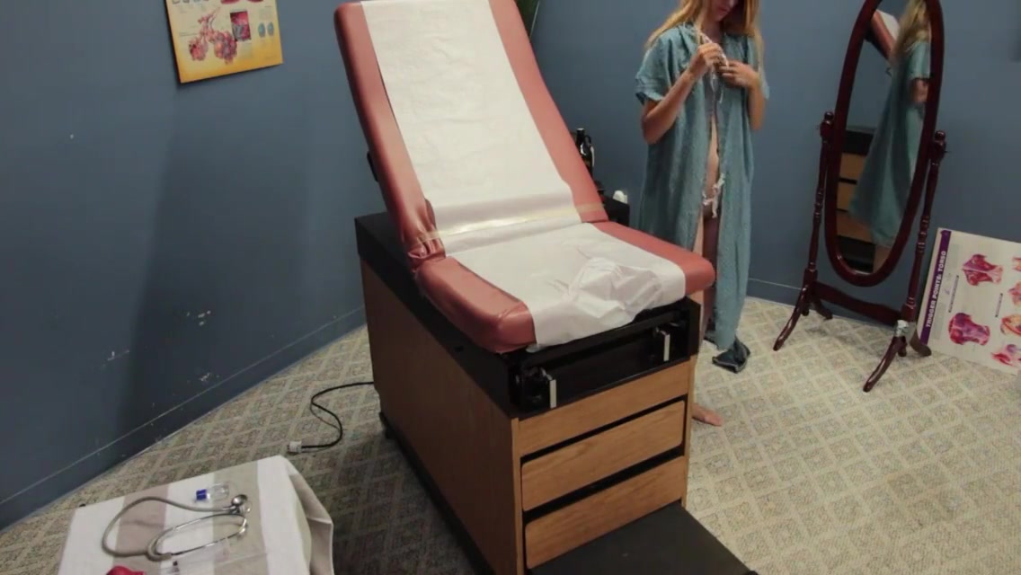 San Diego And Preston Philips - Anal With Doctor Left 39 Min