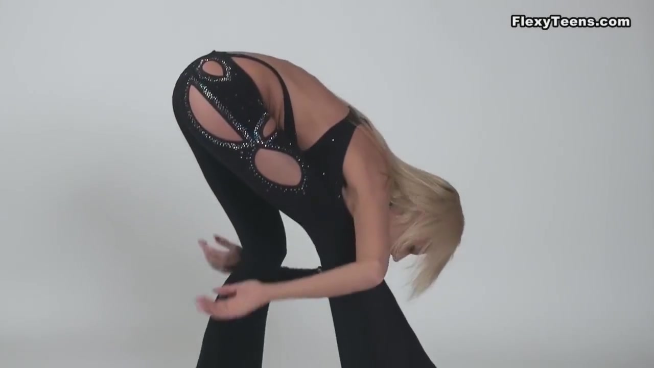 Unbelievable Hot And Stretchy Zinka Korzinkina
