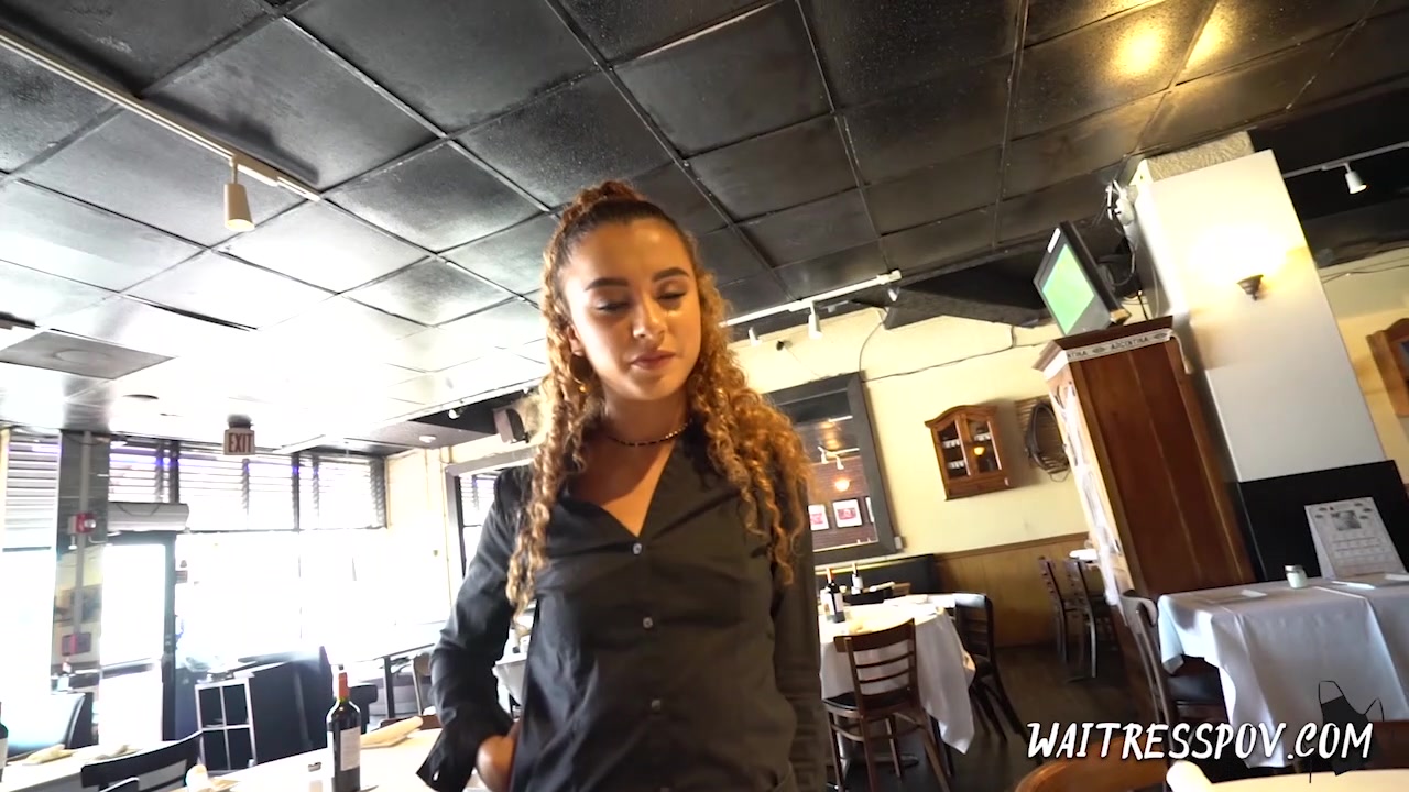 Waitress POV - Venus Valkyrie