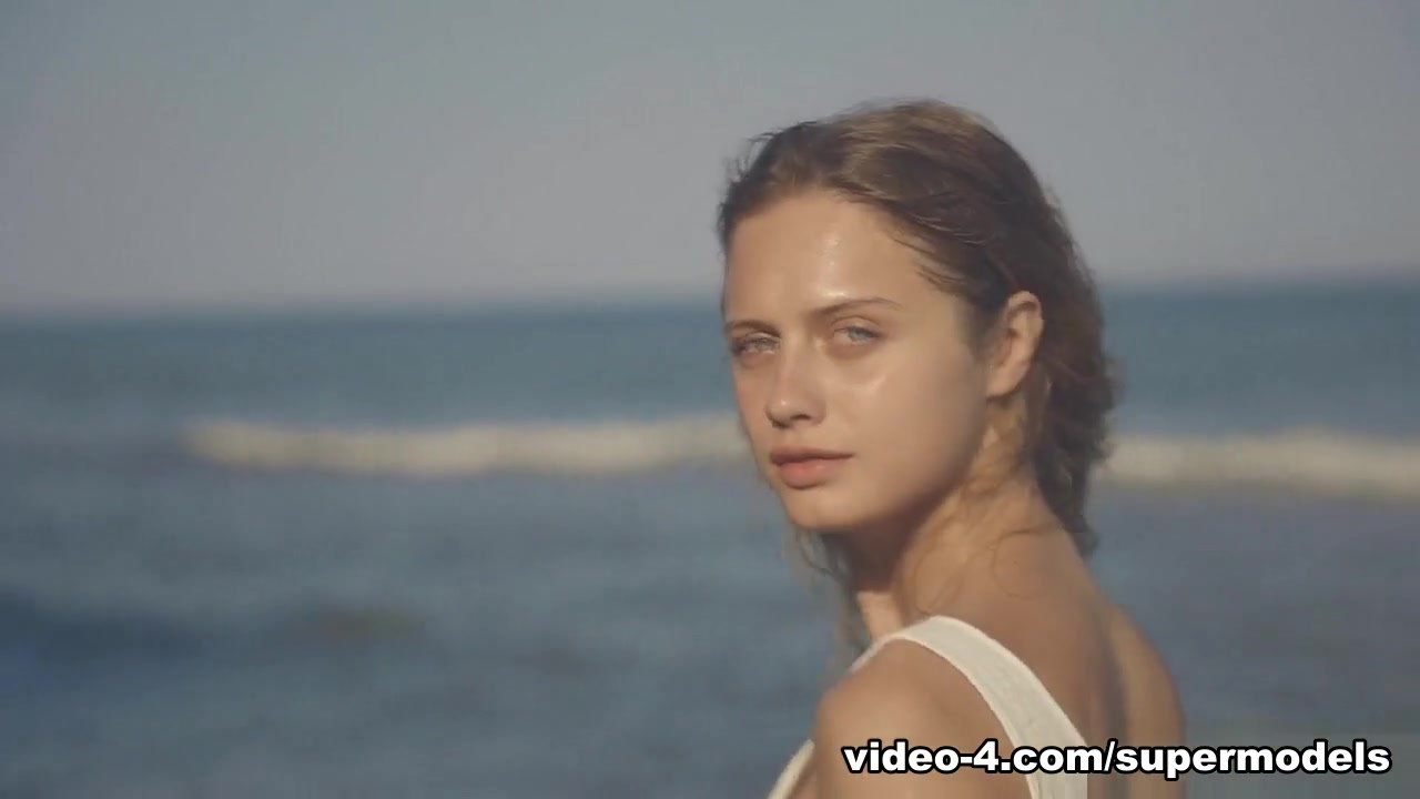 Amelie Lou in Endless Summer - SuperBeModels