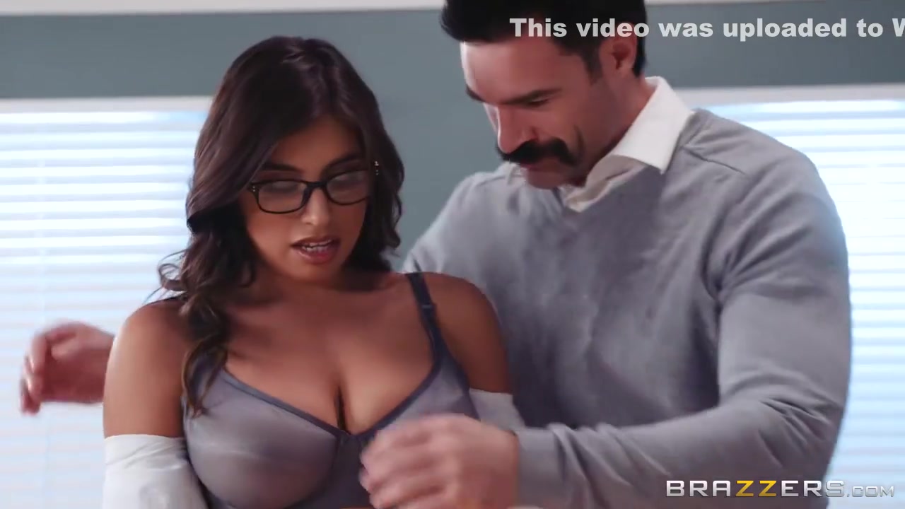Nerdy Girl With Huge Whoppers Sucks Professors Cock - Charles Dera And Ella Knox