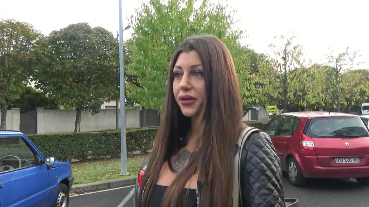 Vicky, 37, loves the surprises prepared by Luna... - Jacquie et Michel TV