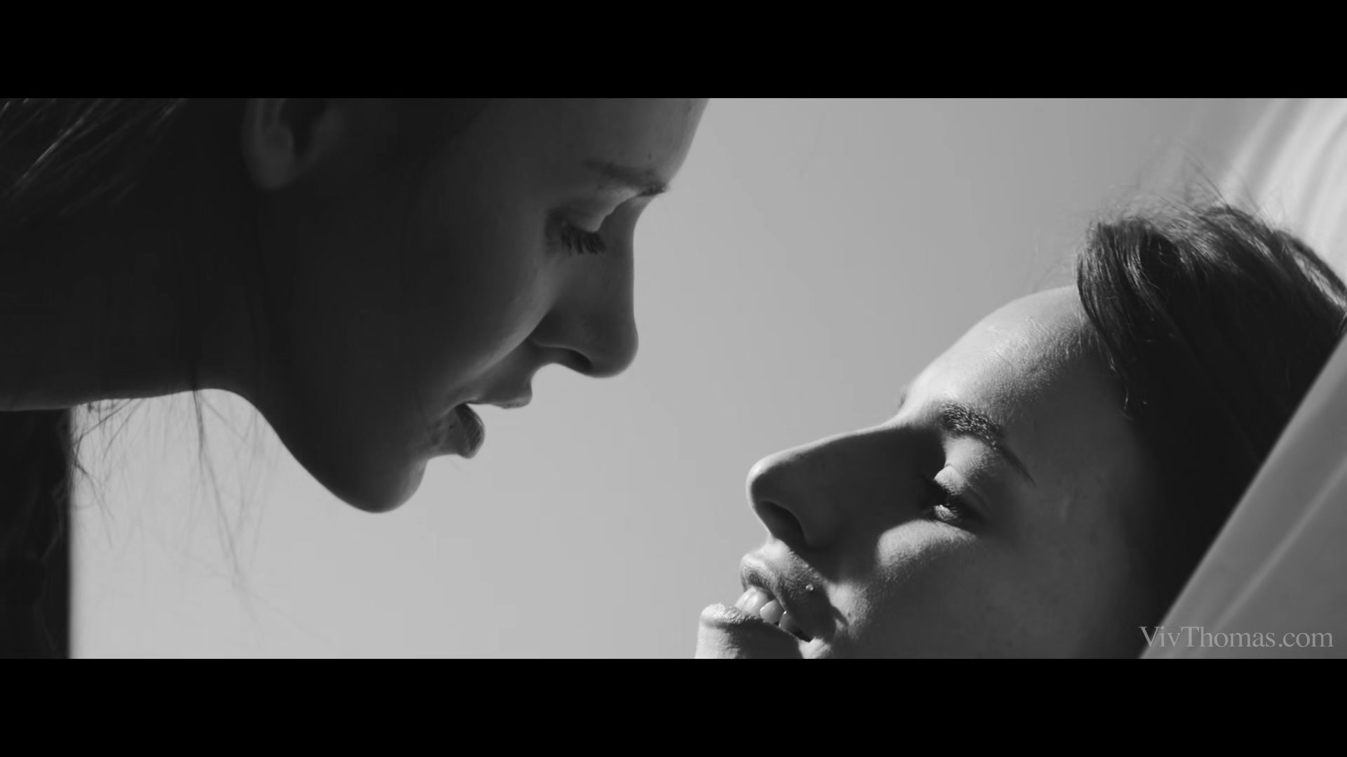 Memento - Reloaded 1 - Excited - Kira Zen & Leila Smith - VivThomas