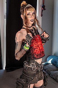 Vikki Vexxx