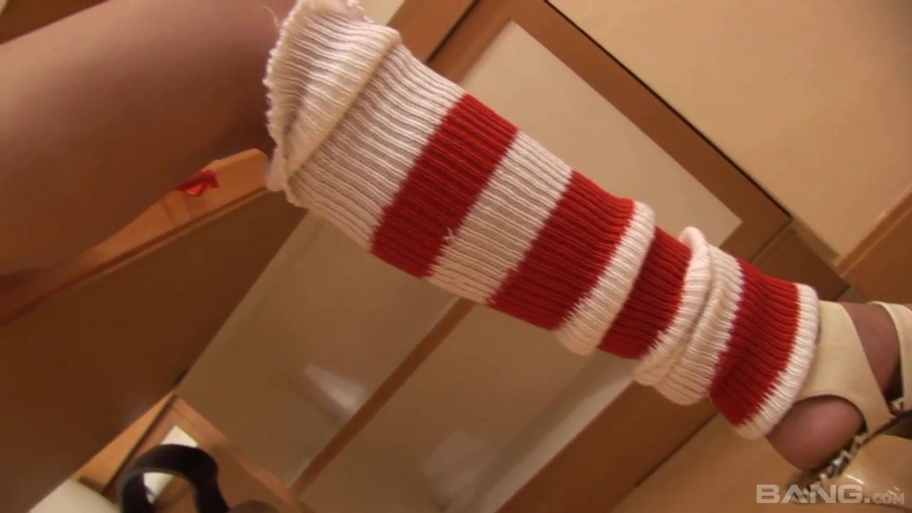Naughty Skool Gurl Toy Gets Finger Blasted - BANG!