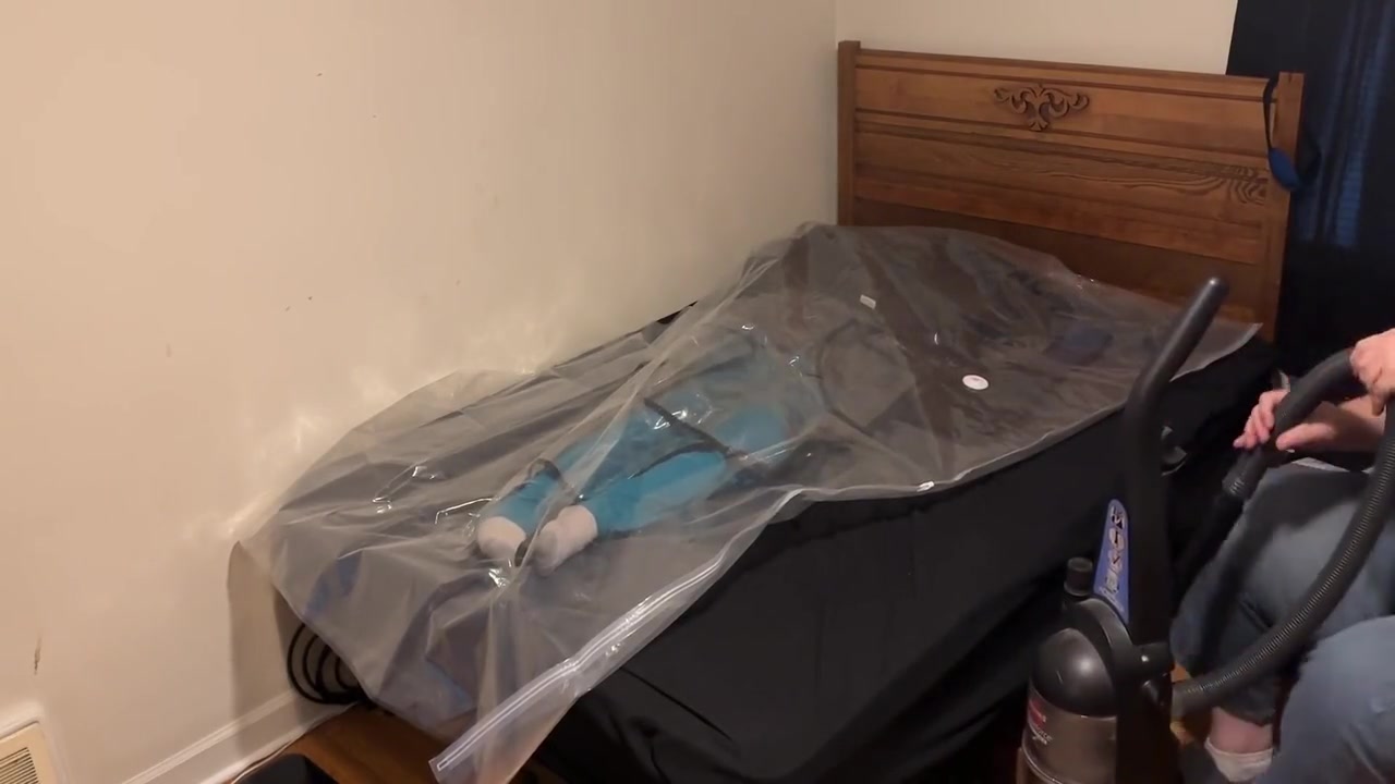 Jan 3 2023 - Vacpacked In My Blue Pvc Raincoat With My Pvc Aprons And Blue Lead Apron