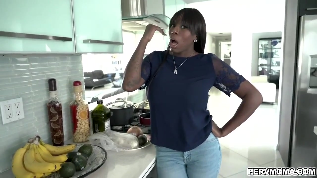 Ebony Milf Mystique Sucks Her Stepsons Stiffy