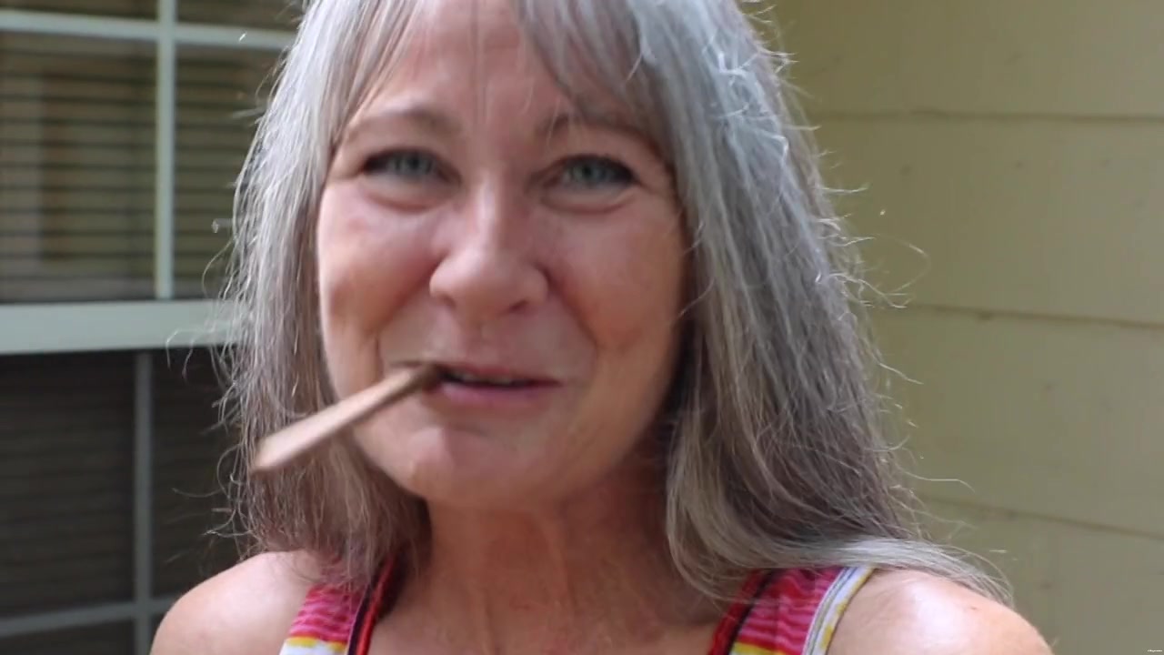 Leilani Smoking Confession - Milfonblack