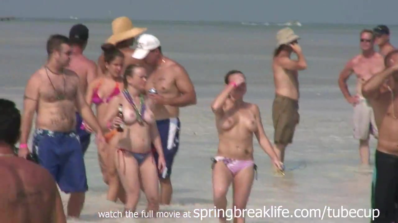 SpringBreakLife Video: Topless Twins In The Water
