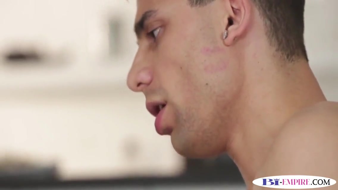Sixpack Stud Rims Twink While Fucking Pussy 6 Min