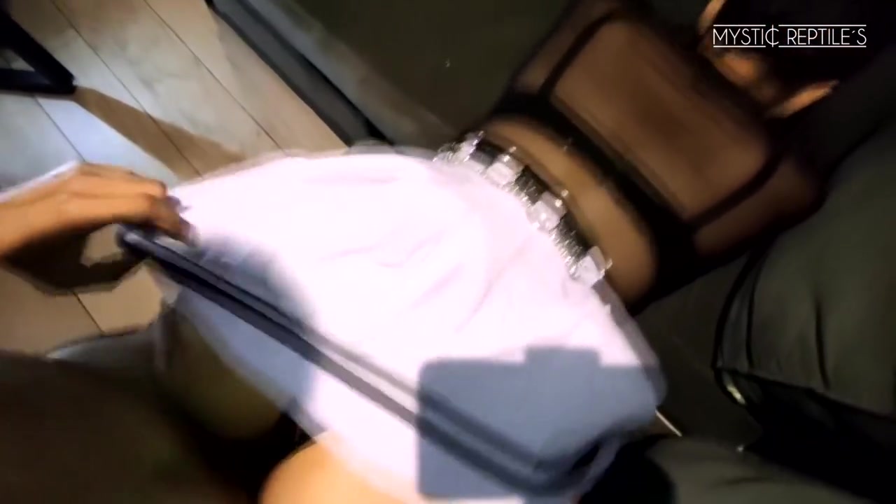 I Fuck My Big Ass Gothic Stepsister While My Parents Are Not
