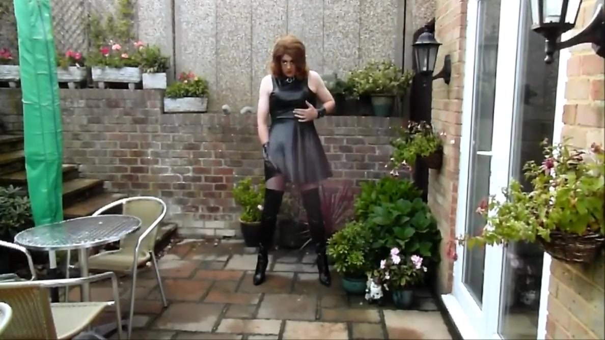 Aliosn Wanking In Pvc Dress And Thigh Boots