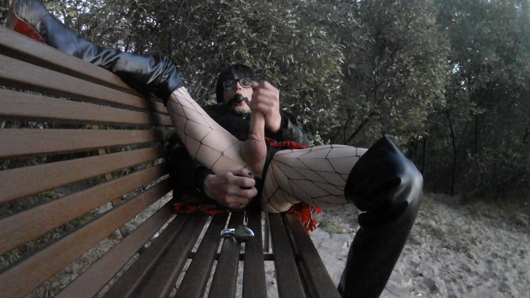 Sissyslut Fucks Her Self In The Park