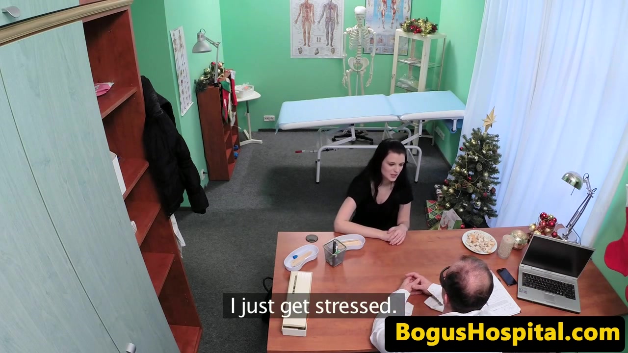 Euro patient cockriding her doctor in office