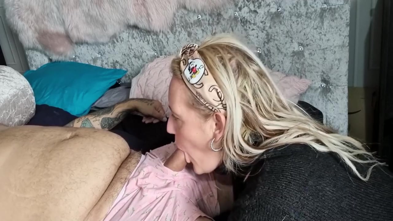 Pinky Pussy Cock Snogging!