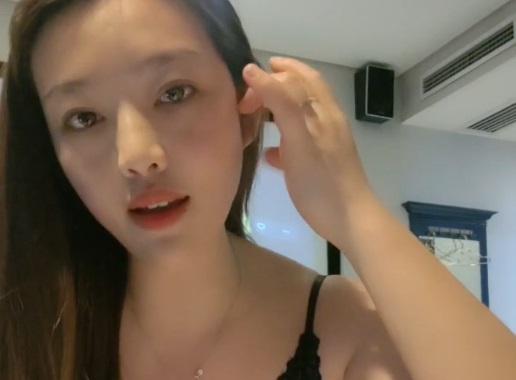 The best Chinese mannequin ever had a foreigner hard-fuck her.