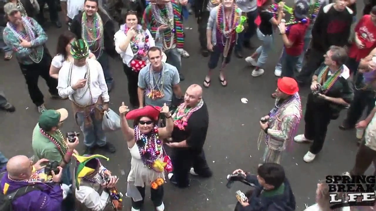 Afternoon at Mardi Gras - SpringbreakLife