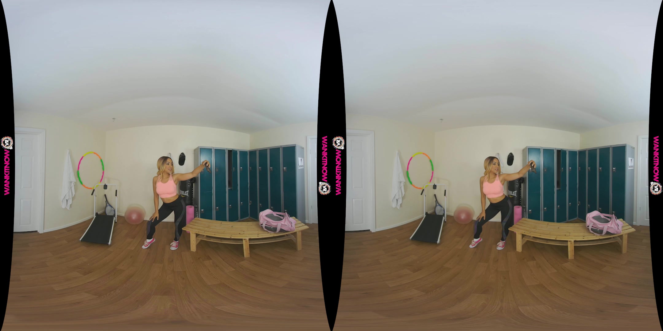 Socials Thot featuring Kayla Louise - WankitNowVR