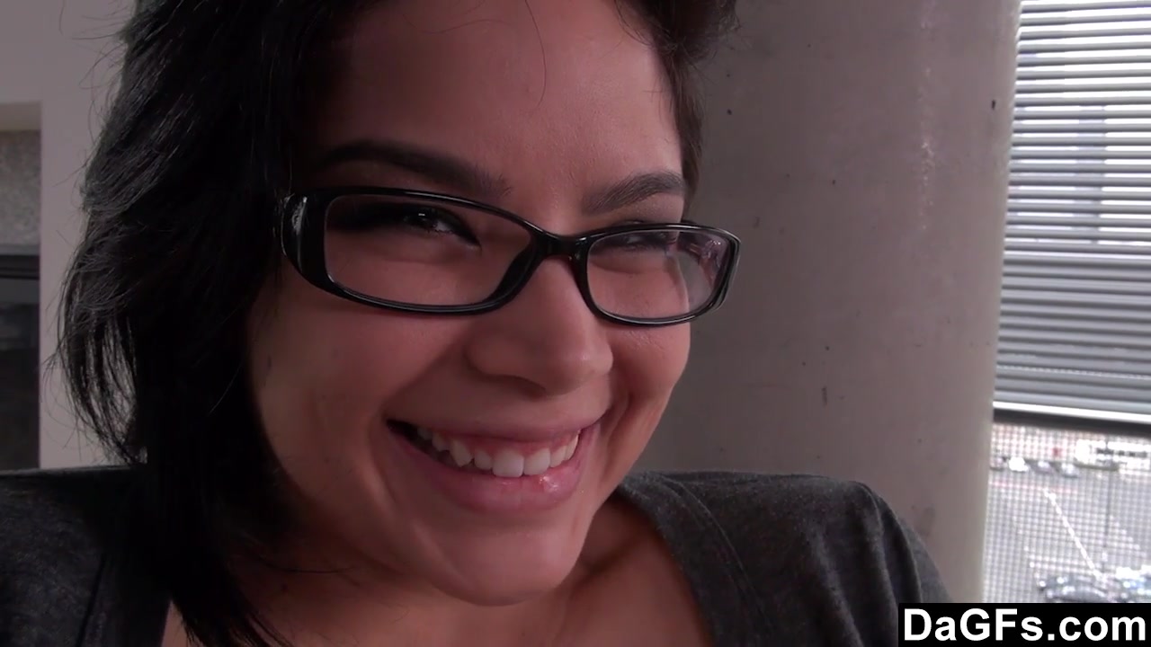 Nice Asian Gets Excited In Front Of Web Porn - DaGFs