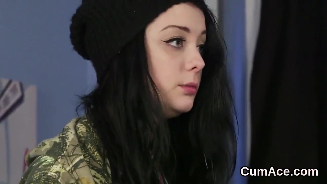 Ravishing Doll Blows Dick