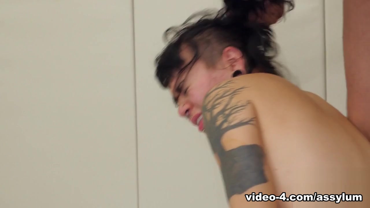 Amelia Dire in Queen Of Anal 3 - Assylum