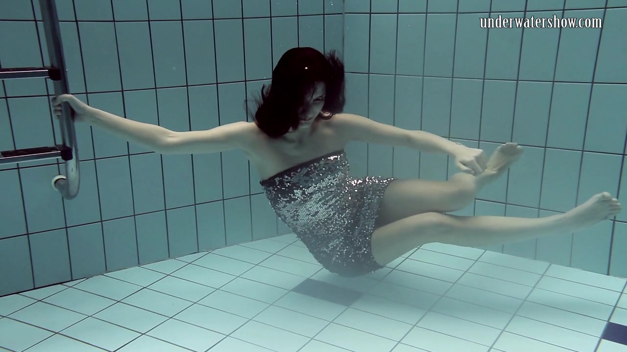 UnderwaterShow Video: Loris Licicia