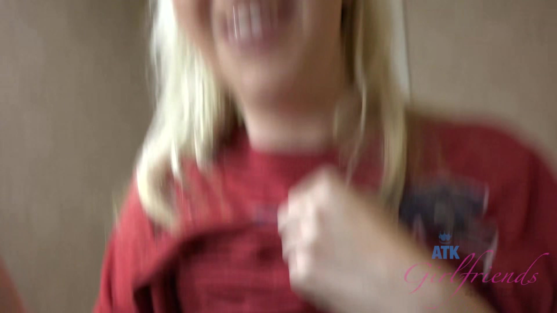 Virtual Vacation In Las Vegas With So Hot Blonde Samantha Rone 1/3