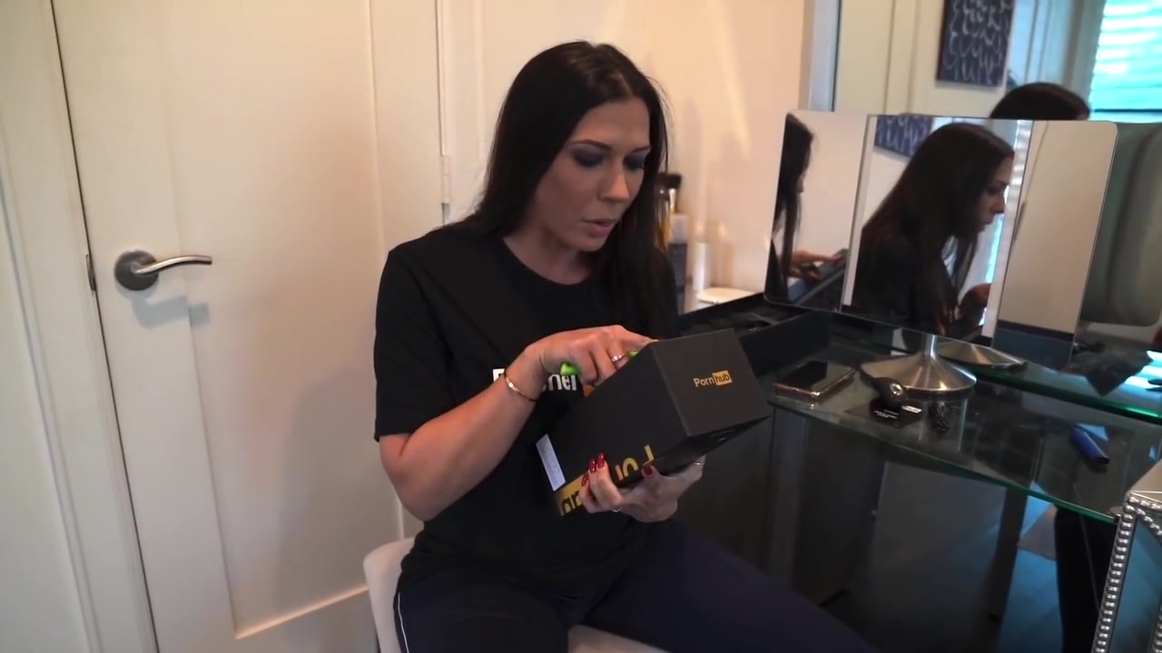 Unboxing Video With Rachel Starr