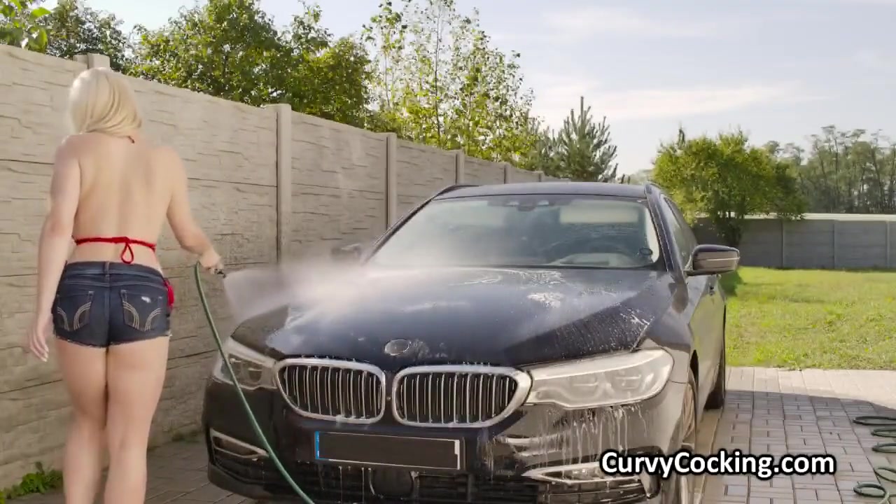 Titty Fucking Busty Bikini Car Wash Hottie