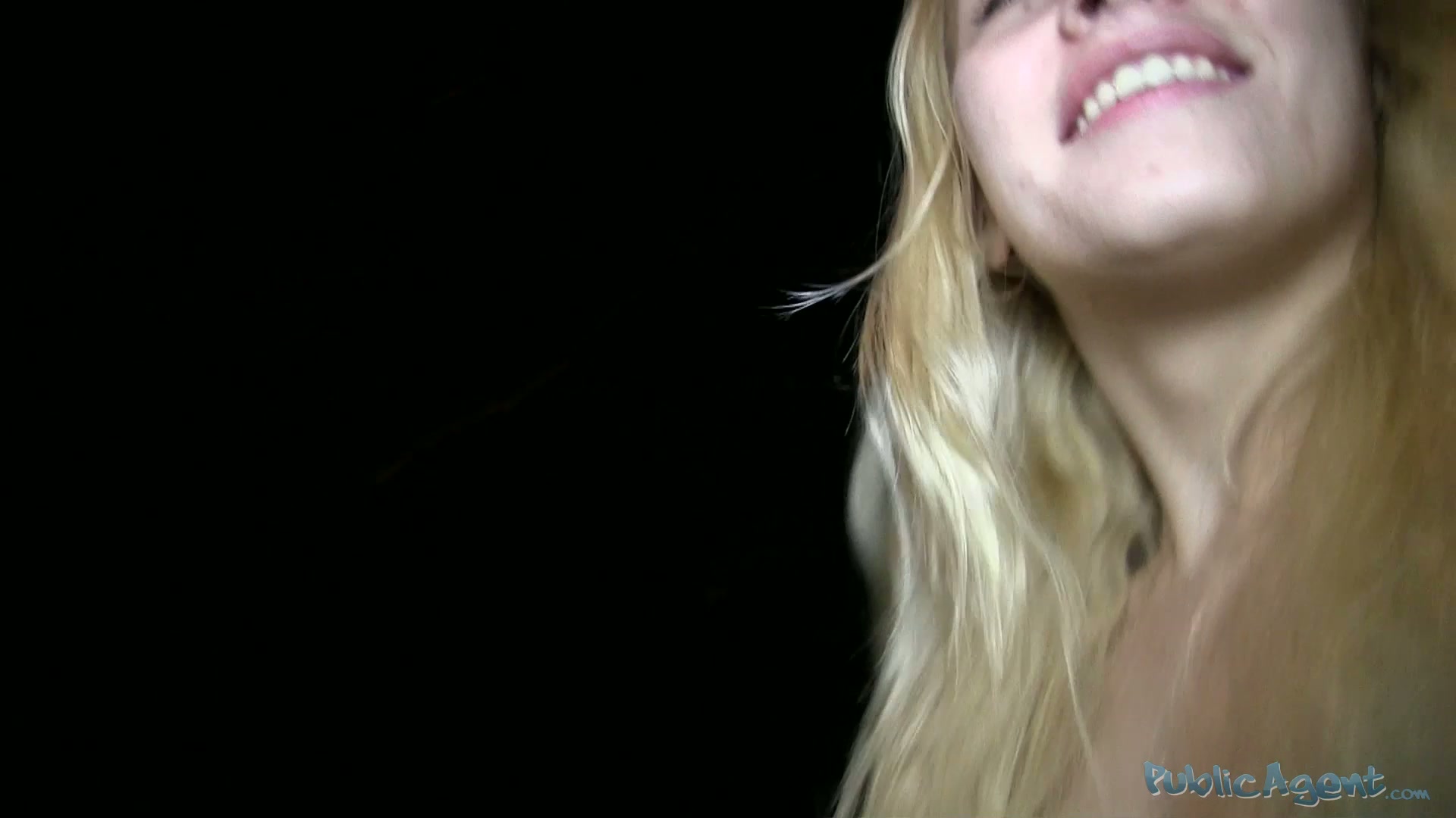 PublicAgent Clip. Lola