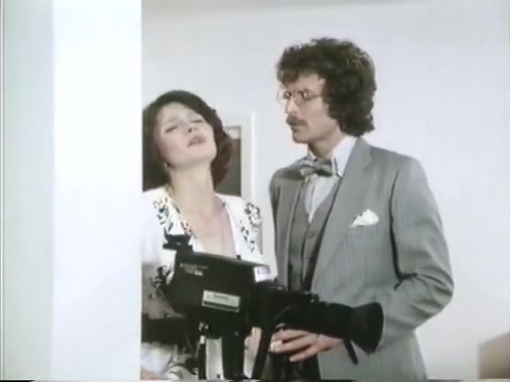Veronica Hart, Lisa De Leeuw, John Alderman in classic porn clip
