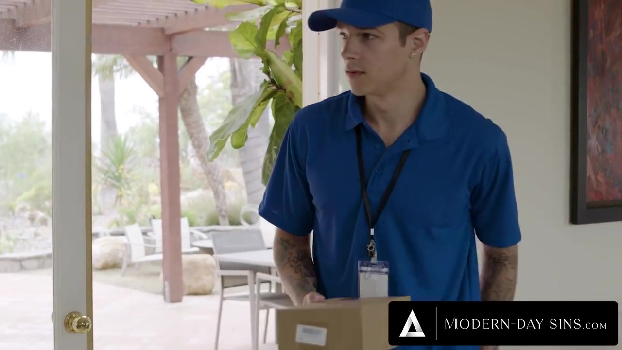 Lonely Housewife Seduces Delivery Guy While Craving An Anal Creampie - Pristine Edge