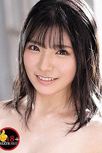 Momo Nanase