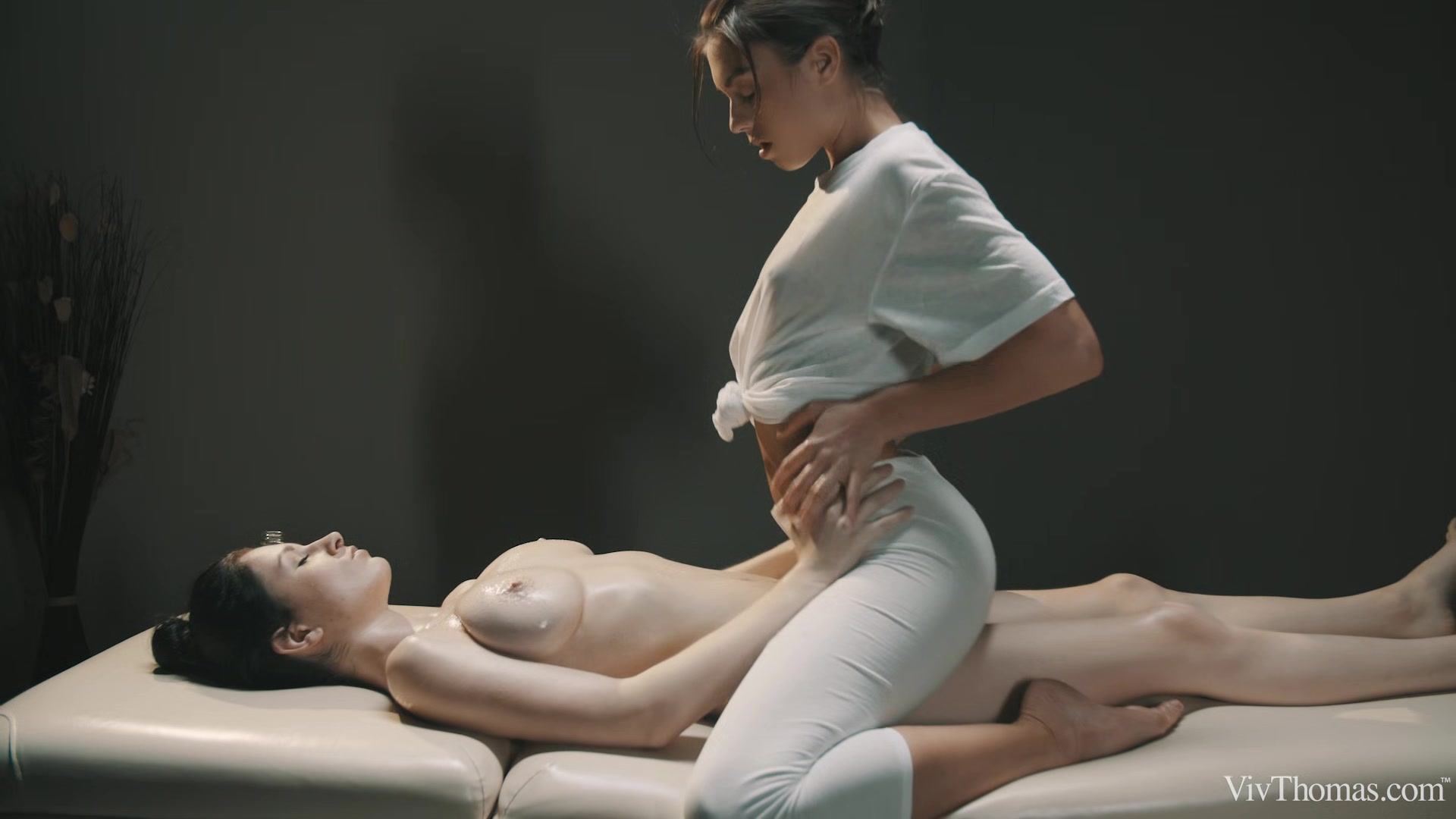 Full Body Massage 4 - Deep Oily Massage - Angel Princess & Sabrisse - VivThomas