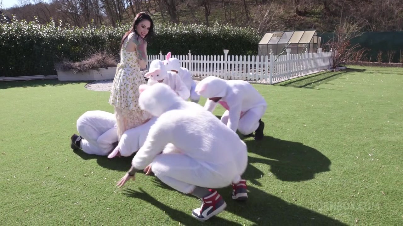 Easter Bunnies gone Wild, Anna de Ville, 7on1, Anal and No Pussy
