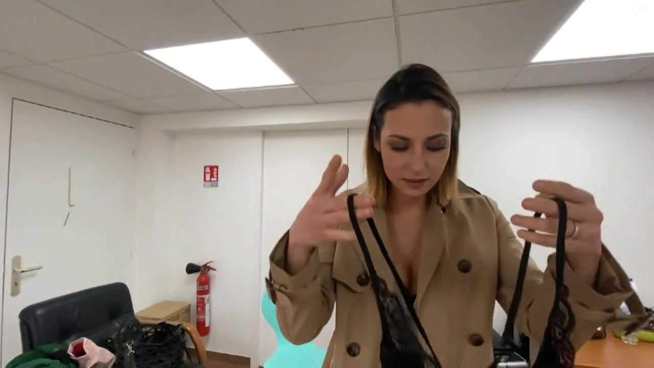 Giulia plays with Georgia in the most naughty way... - Jacquie et Michel TV