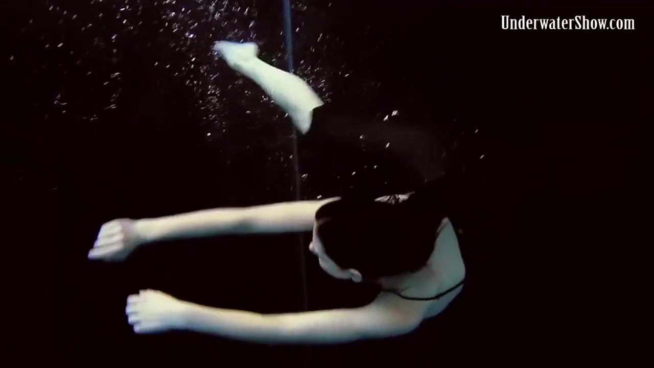 Alone In The Public Pool Completely Naked Babes From Russia
