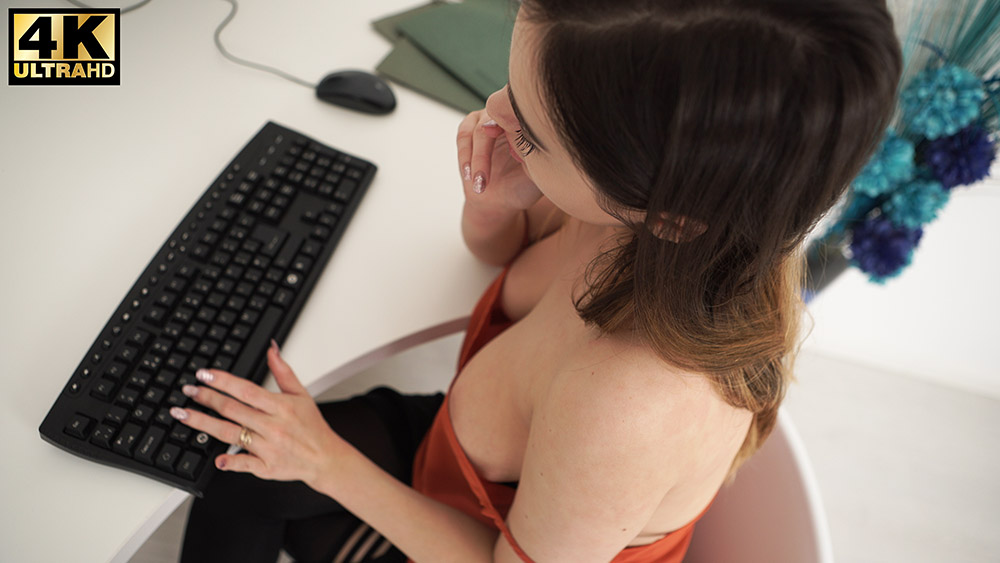 Busy Boobs - DownblouseJerk