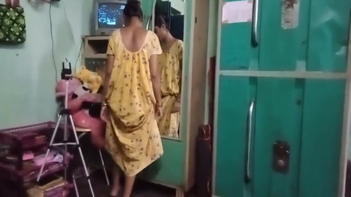Indian Bengali Pinki Vabi Ajj Tv Pe Movie Dakh Rahi Thi Or Davor Ne Aake Chod Diya Mujhe