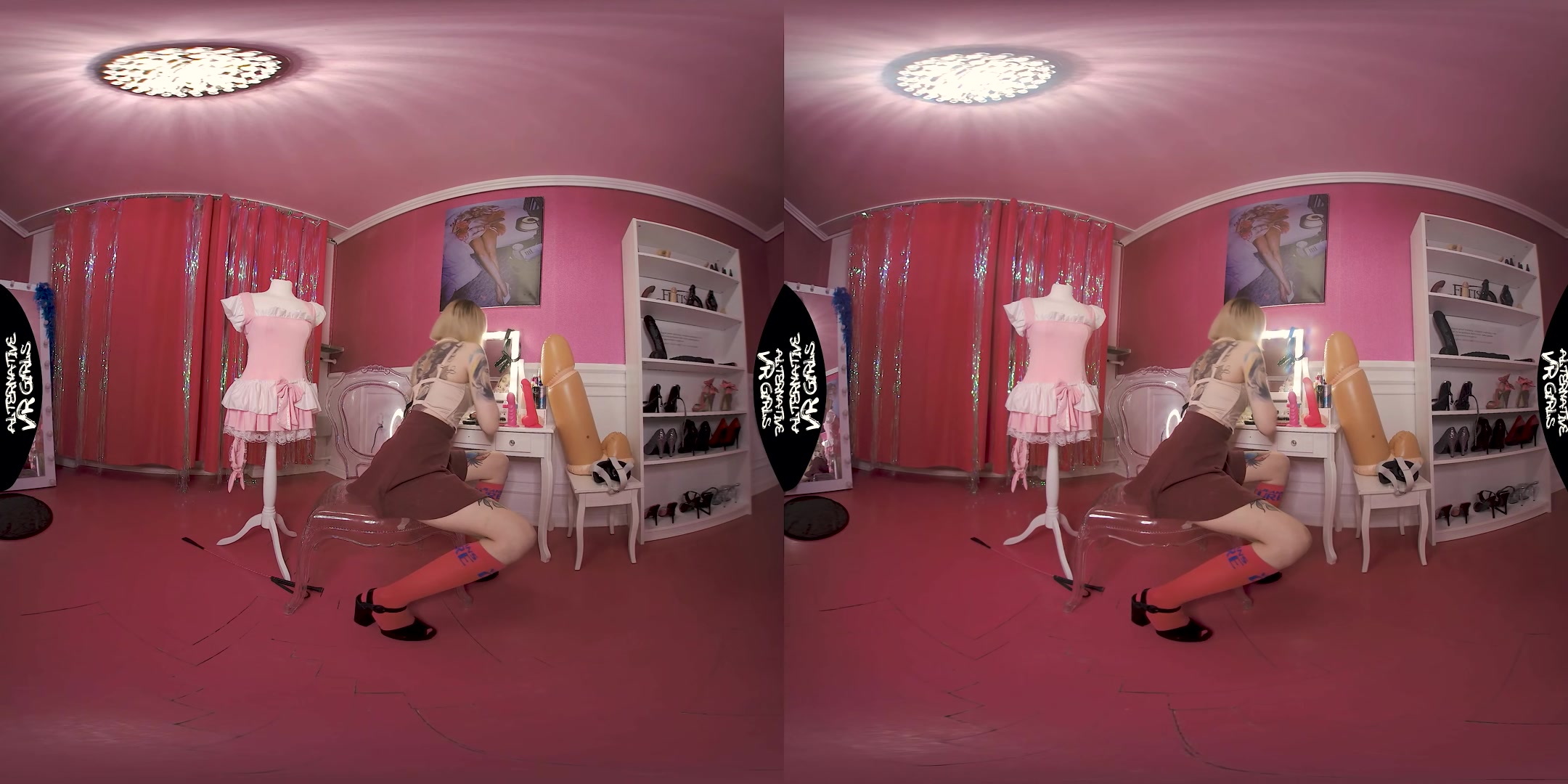 Inked Girl in Sissy Room - AlternativeVRGirls