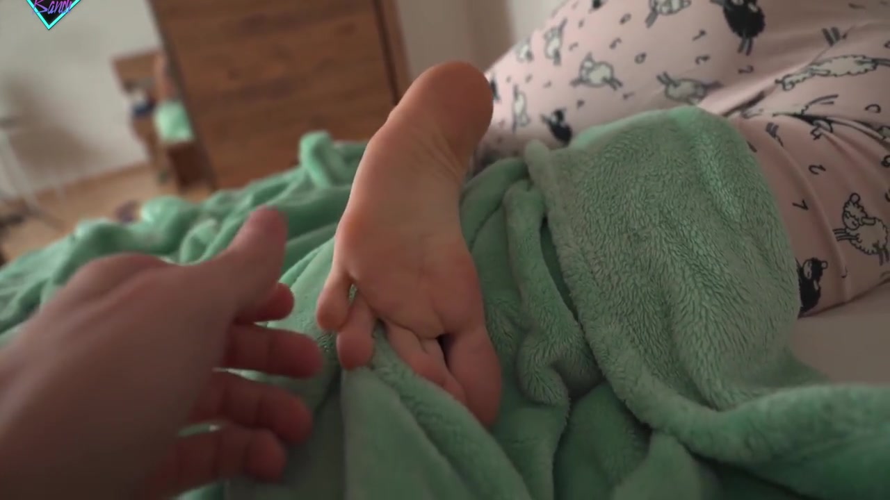 Karneli Bandi - I Woke Up To My Stepbrother Jerking Off My Pussy 5 Min