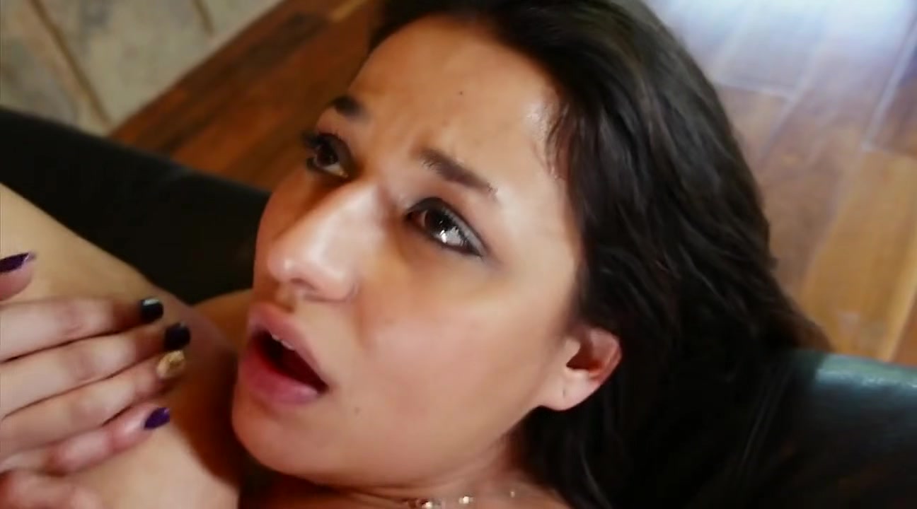 Gigi Loren Fucked by the Bachelor Next Door