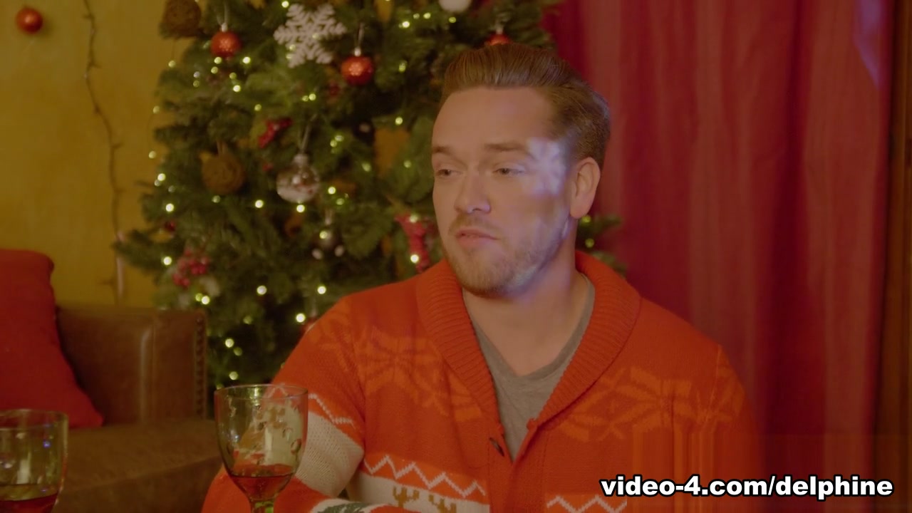 Miss Santa Needs Sugar - DelphineFilms